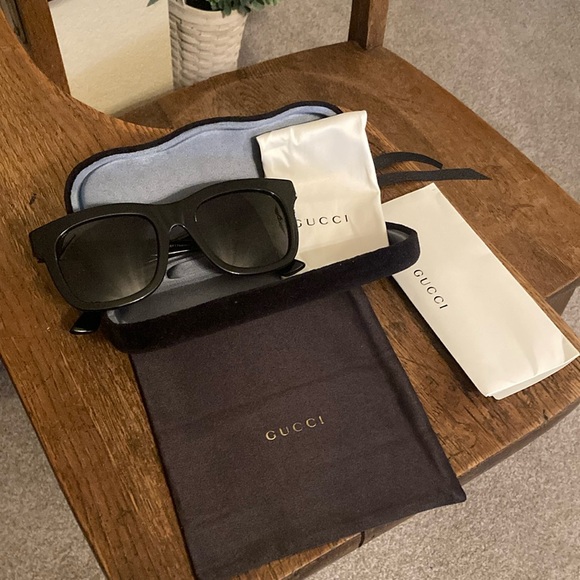 Gucci GG Black Sunglasses Full Inclusion NWT - Picture 1 of 9